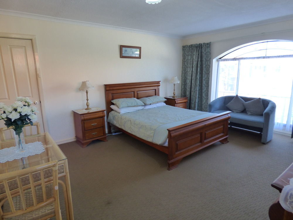 Palm Beach Guest House Рокингем Экстерьер фото