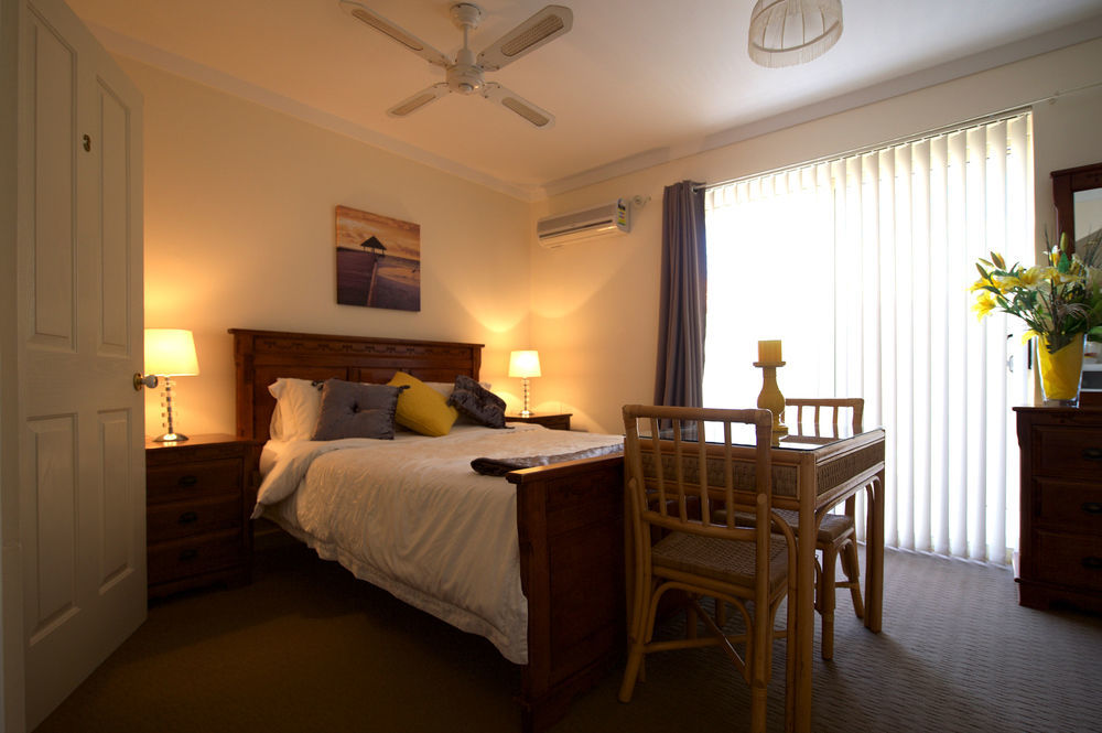 Palm Beach Guest House Рокингем Экстерьер фото